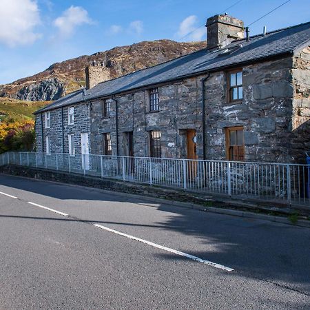 Homely Cottage With Garden And Mountain-View Blaenau Ffestiniog Bagian luar foto