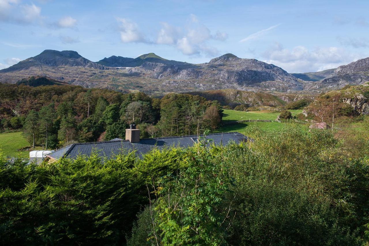 Homely Cottage With Garden And Mountain-View Blaenau Ffestiniog Bagian luar foto