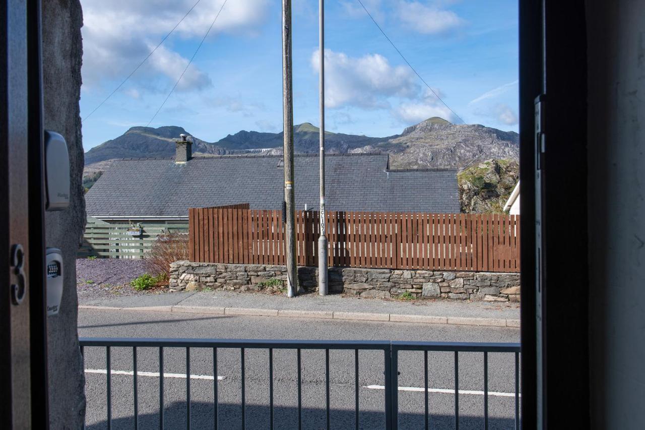 Homely Cottage With Garden And Mountain-View Blaenau Ffestiniog Bagian luar foto