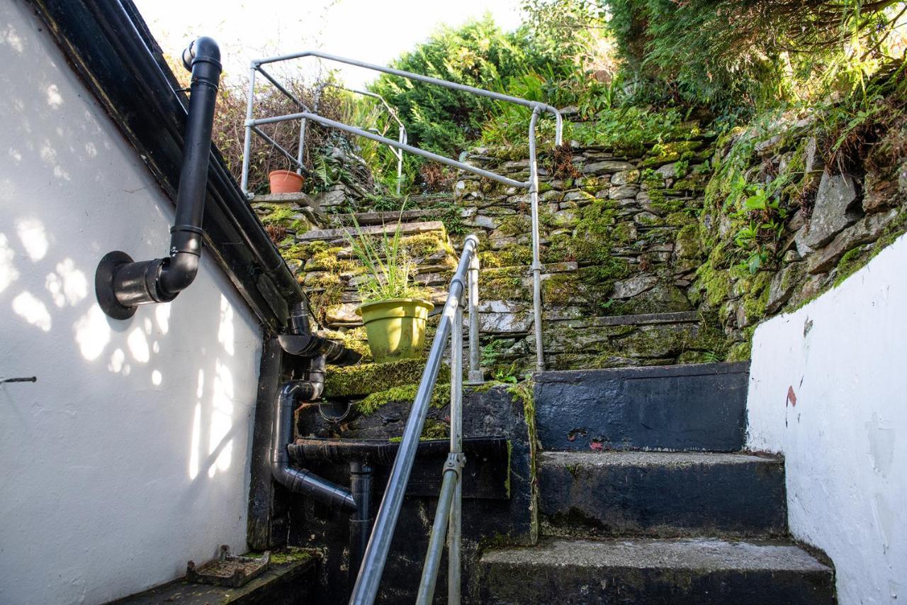 Homely Cottage With Garden And Mountain-View Blaenau Ffestiniog Bagian luar foto
